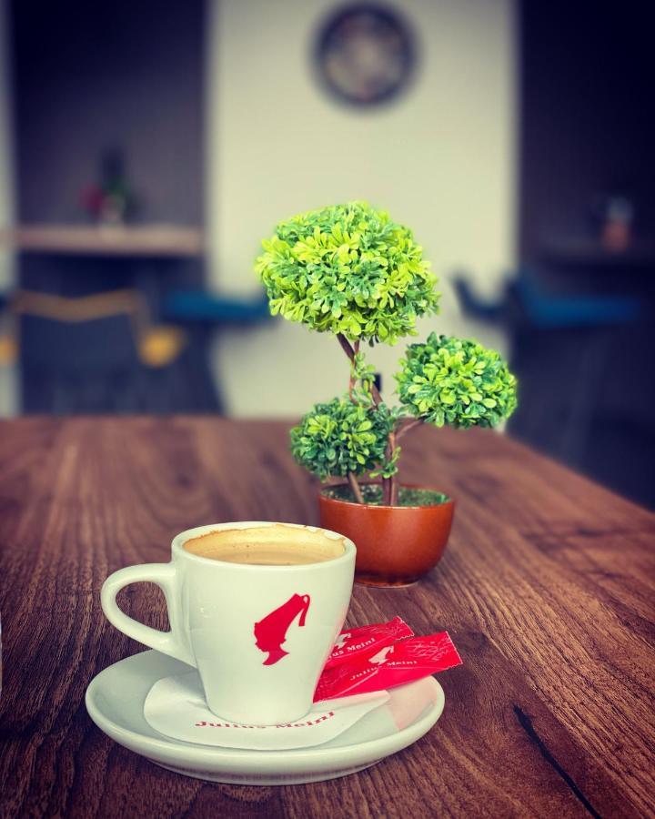 Binta Hostel Вране Экстерьер фото