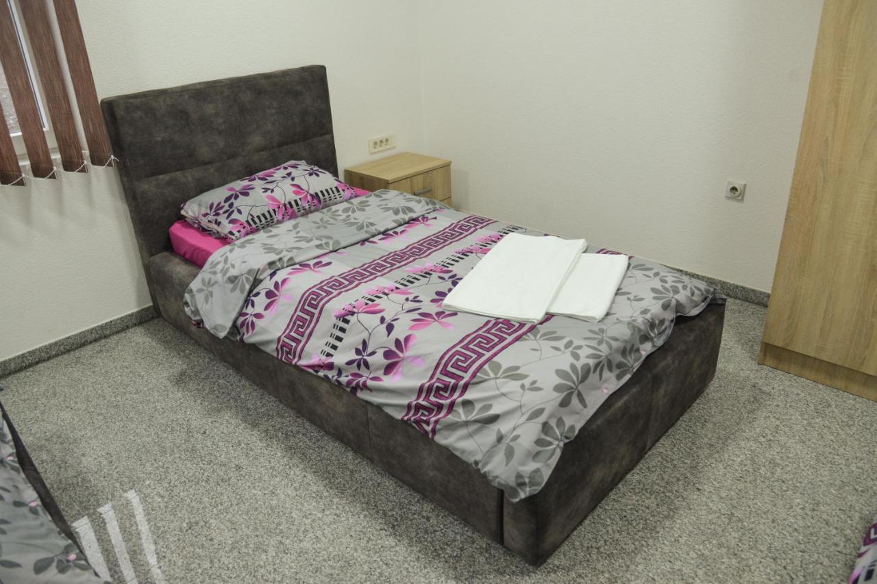 Binta Hostel Вране Экстерьер фото