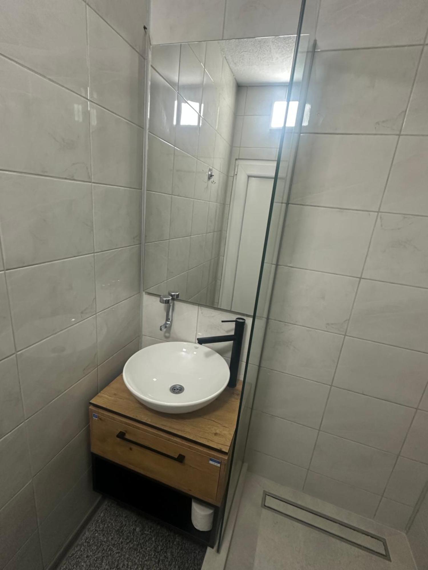 Binta Hostel Вране Экстерьер фото