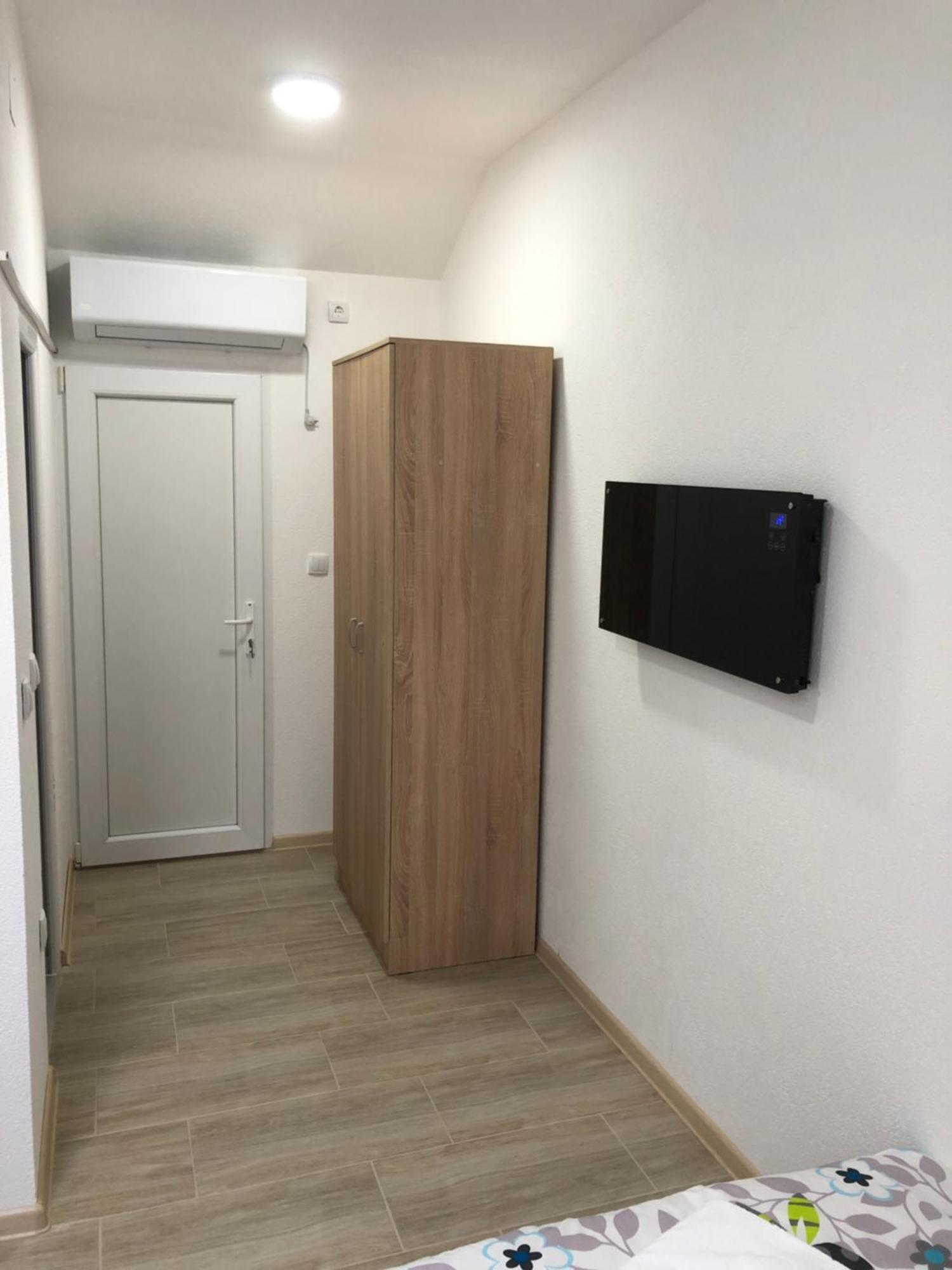 Binta Hostel Вране Экстерьер фото